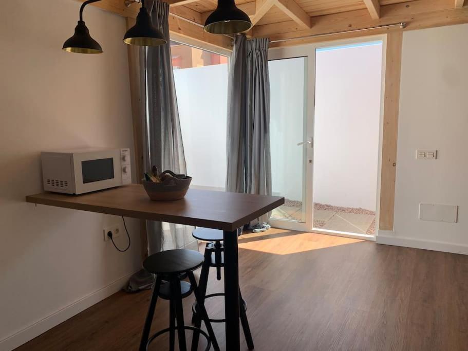 Moderna Casa De Invitados Con Terraza Y Piscina Corralejo